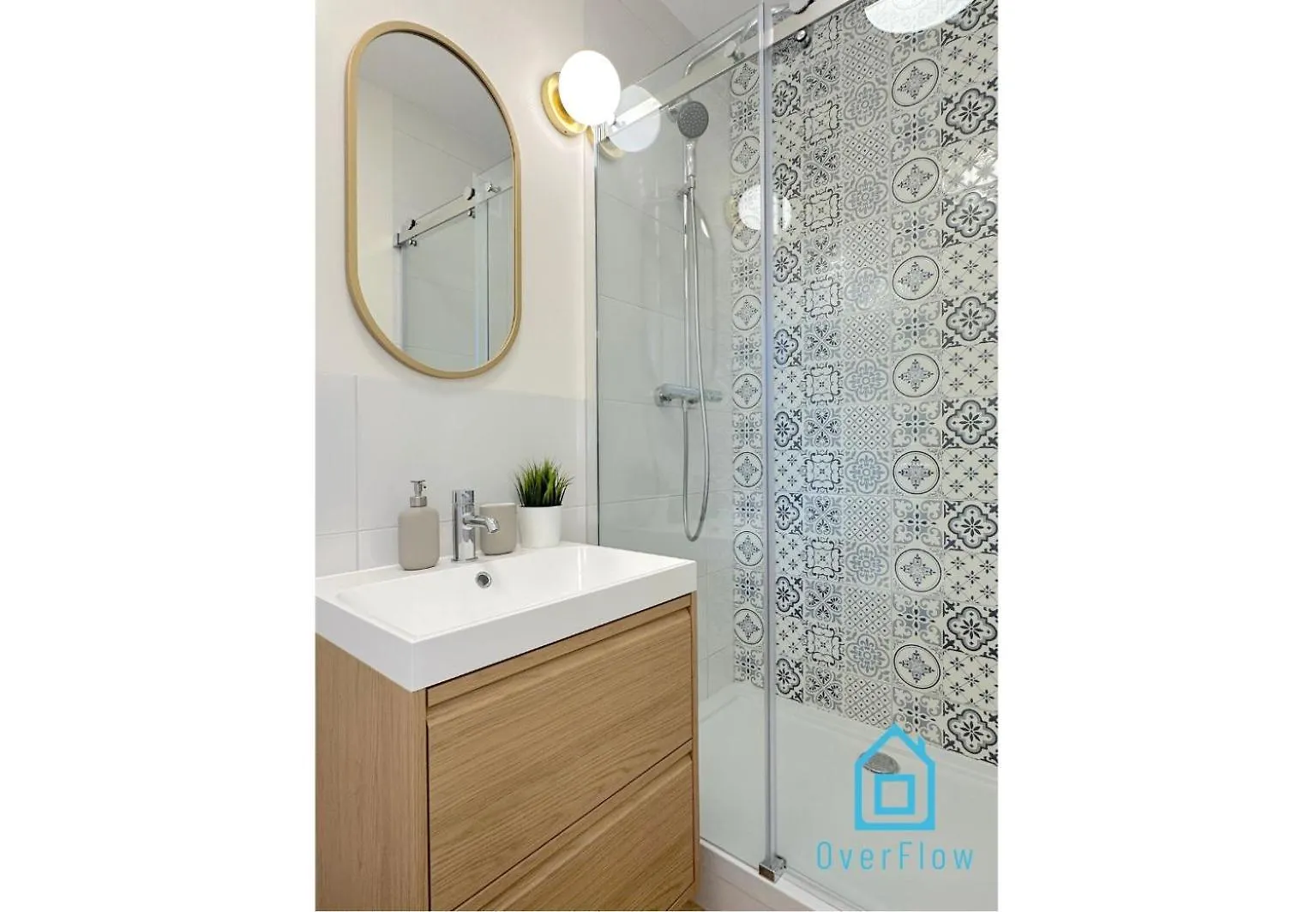 Seredino Navy Apartment- Modern Comfort In A Quiet Location, 5 Minutes To Gdansk Old Town & Seaside