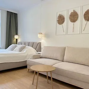 Apartament Seredino Apartment- Modern Comfort In A Quiet Location, 5 Minutes To Old Town & Seaside, Gdańsk
